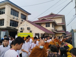 Menyambut Waisak Sekolah Perguruan Buddhi Selenggarakan Pindapata
