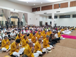 Sangha Theravada Indonesia Tiada Henti Memberikan Bimbingan kepada Umat Buddha