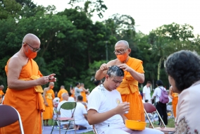 Pabbajja Samanera Sementara Diawali dengan Upacara Pemotongan Rambut