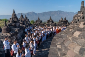 Meningkatkan Keyakinan Ajaran Buddha Peserta Yobbanna Dhamma Samaya Lakukan Explore ke Candi Borobudur