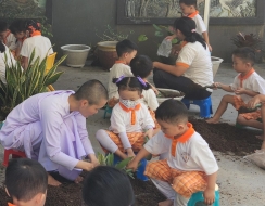 Menyemai Ekoteologi Sejak Dini: Saat Tangan Mungil Siswa Nava Dhammasekha Menjaga Harmoni Alam