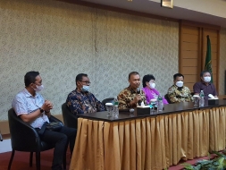 Kunjungan ke Riau, Nyoman Bina Umat, Kunjungi Rumah Ibadah serta Pusdiklat