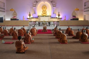 Pabbajja Samanera Melatih Umat Buddha Mempraktekkan Kehidupan Meninggalkan Keduniawian.