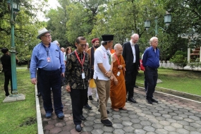 Delegasi R20 dari 32 Negara Kunjungi Vihara Mendut.